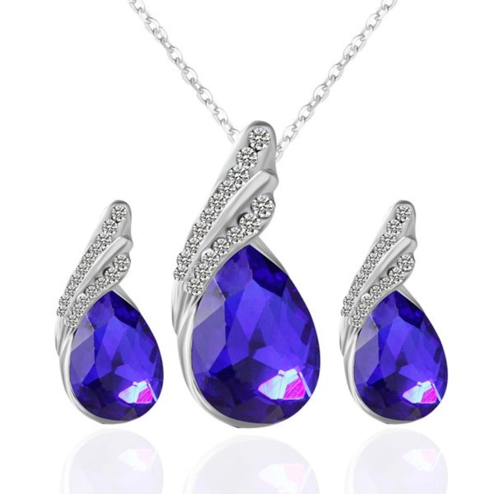 WATER DROP NECKLACE WITH EARRINGS